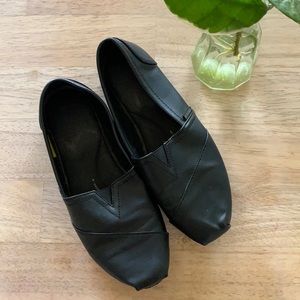 black skechers slip resistant work shoes